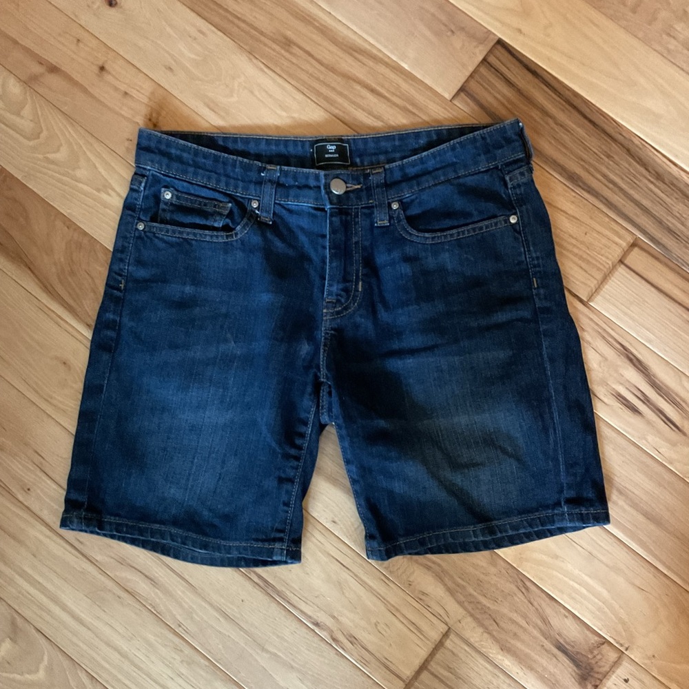 Women’s Gap Bermuda Shorts 4/27